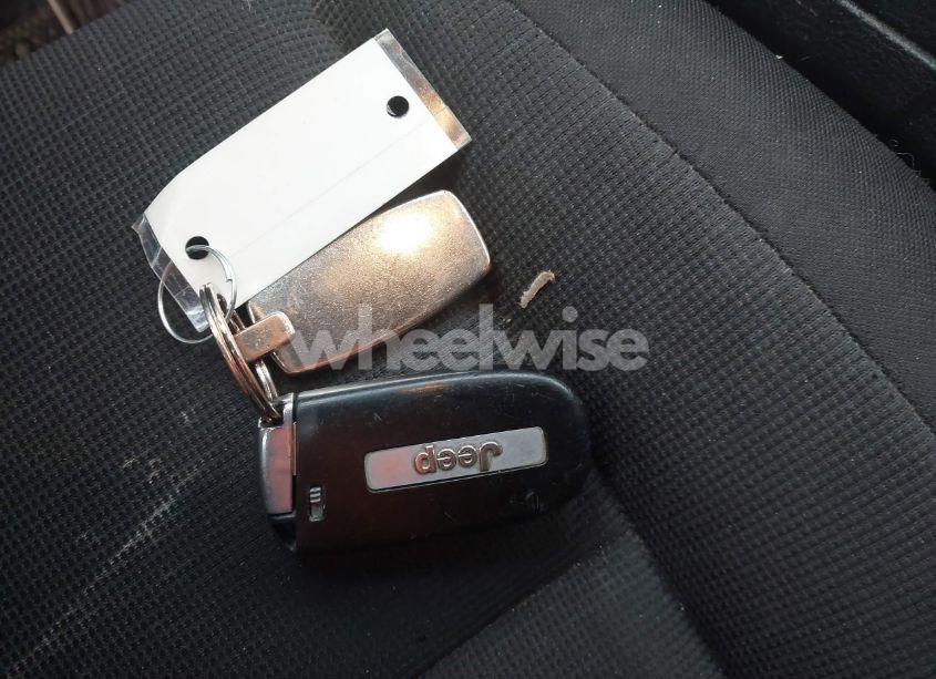 Photo 11 of 2017 Jeep Grand CHEROKEE LAREDO 4X2 (VIN 1C4RJEAG9HC888111)