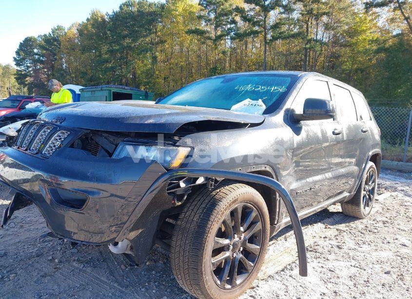 Photo 2 of 2017 Jeep Grand CHEROKEE ALTITUDE 4X2 (VIN 1C4RJEAG9HC953331)
