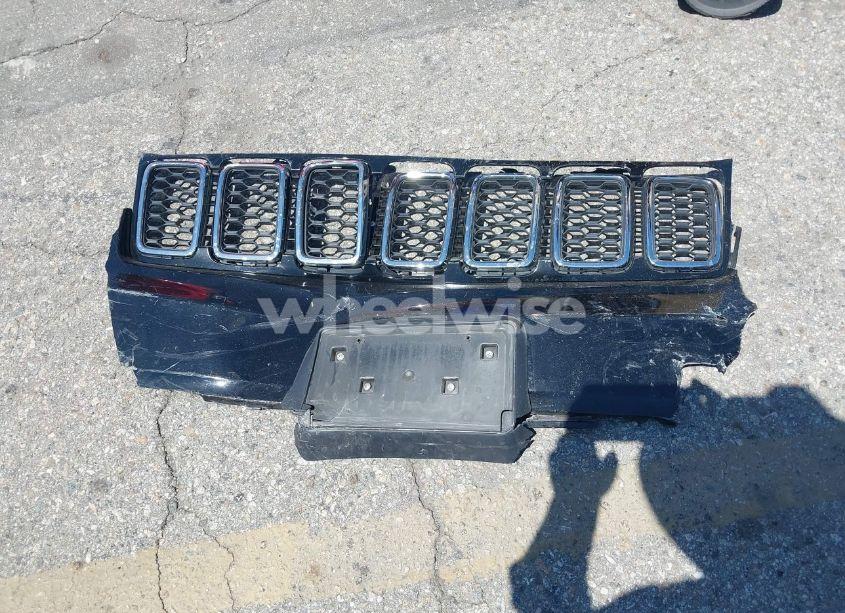 Photo 12 of 2018 Jeep Grand CHEROKEE LAREDO E 4X2 (VIN 1C4RJEAG9JC131344)