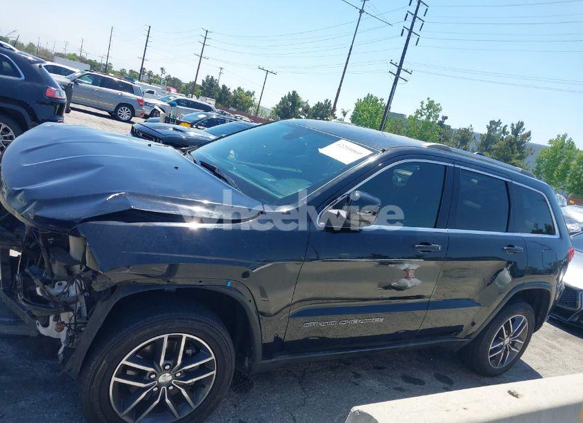 Photo 15 of 2018 Jeep Grand CHEROKEE LAREDO E 4X2 (VIN 1C4RJEAG9JC131344)