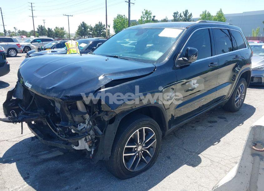 Photo 2 of 2018 Jeep Grand CHEROKEE LAREDO E 4X2 (VIN 1C4RJEAG9JC131344)