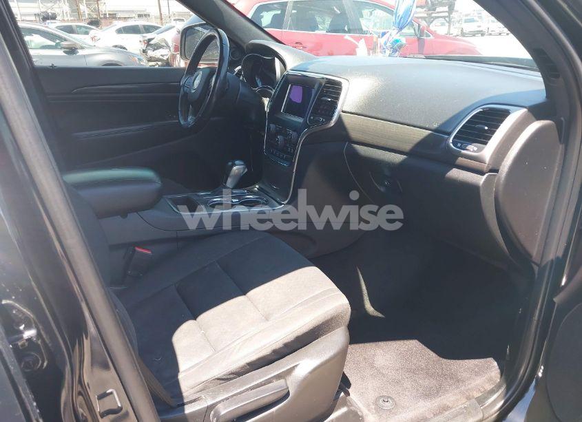 Photo 5 of 2018 Jeep Grand CHEROKEE LAREDO E 4X2 (VIN 1C4RJEAG9JC131344)