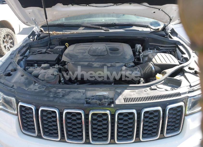 Photo 10 of 2018 Jeep Grand CHEROKEE LAREDO E 4X2 (VIN 1C4RJEAG9JC451120)