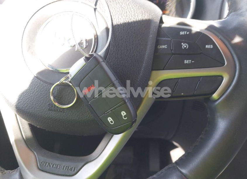 Photo 11 of 2018 Jeep Grand CHEROKEE LAREDO E 4X2 (VIN 1C4RJEAG9JC451120)