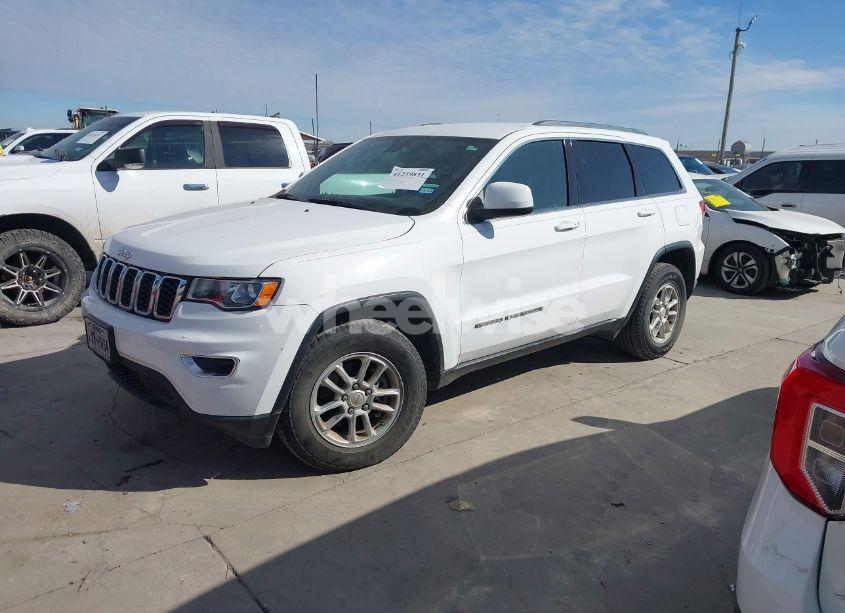 Photo 2 of 2018 Jeep Grand CHEROKEE LAREDO E 4X2 (VIN 1C4RJEAG9JC451120)
