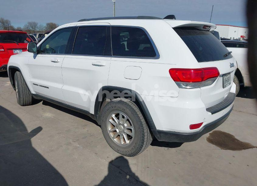 Photo 3 of 2018 Jeep Grand CHEROKEE LAREDO E 4X2 (VIN 1C4RJEAG9JC451120)