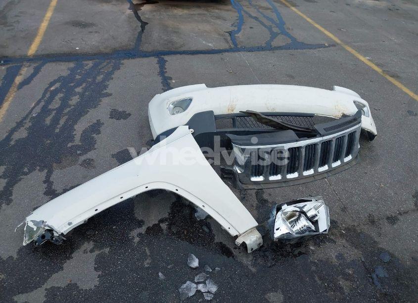 Photo 12 of 2012 Jeep Grand CHEROKEE LAREDO (VIN 1C4RJEAGXCC215448)