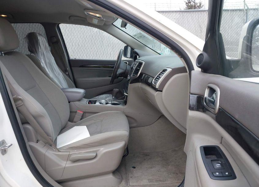 Photo 5 of 2012 Jeep Grand CHEROKEE LAREDO (VIN 1C4RJEAGXCC223162)