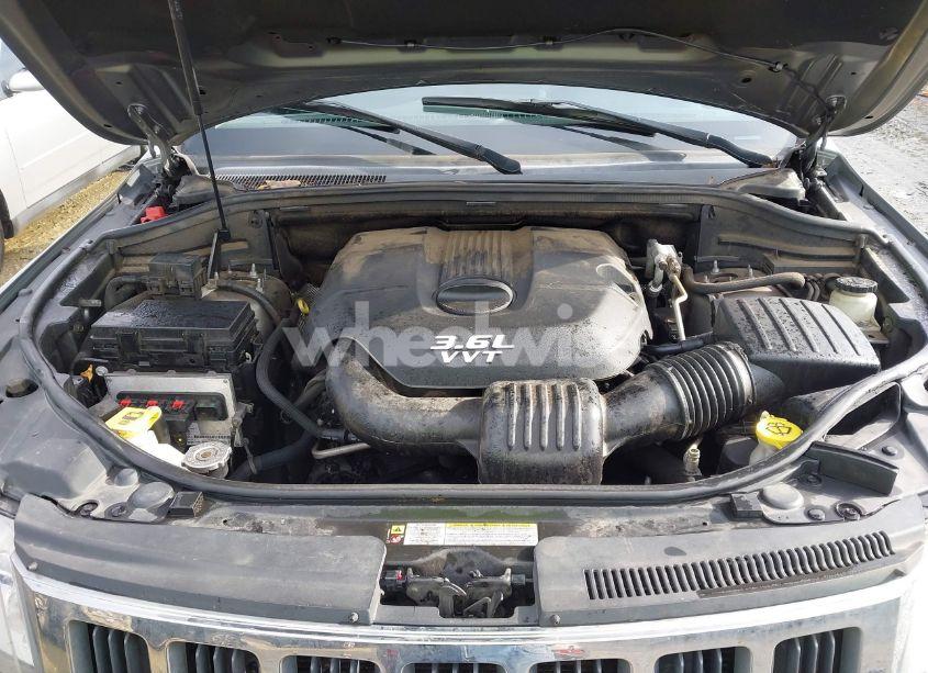 Photo 10 of 2013 Jeep Grand CHEROKEE LAREDO (VIN 1C4RJEAGXDC507778)