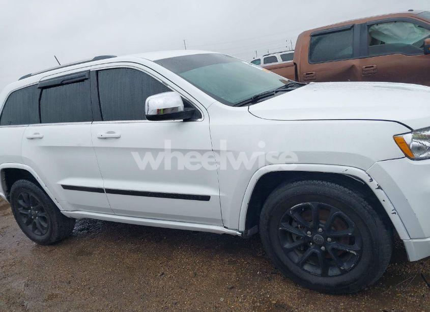 Photo 13 of 2013 Jeep Grand CHEROKEE LAREDO (VIN 1C4RJEAGXDC571562)