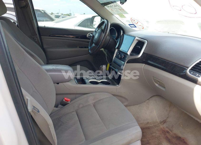 Photo 5 of 2013 Jeep Grand CHEROKEE LAREDO (VIN 1C4RJEAGXDC571562)