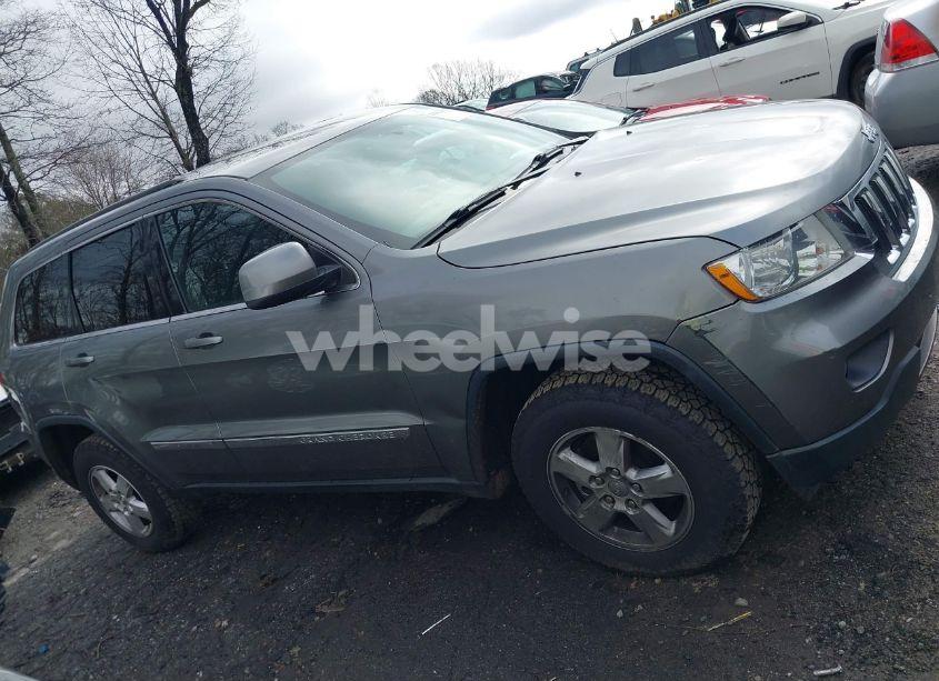 Photo 13 of 2013 Jeep Grand CHEROKEE LAREDO (VIN 1C4RJEAGXDC604625)