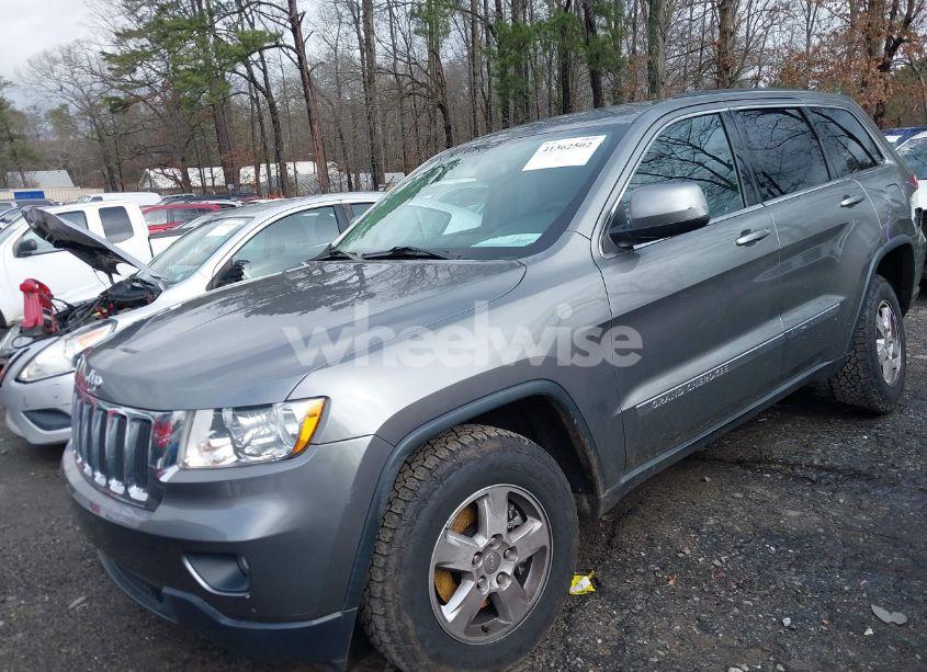 Photo 2 of 2013 Jeep Grand CHEROKEE LAREDO (VIN 1C4RJEAGXDC604625)