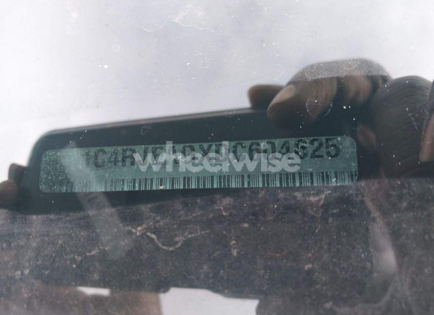 Photo 9 of 2013 Jeep Grand CHEROKEE LAREDO (VIN 1C4RJEAGXDC604625)