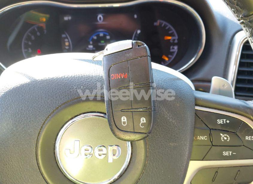 Photo 11 of 2014 Jeep Grand CHEROKEE LAREDO (VIN 1C4RJEAGXEC270873)