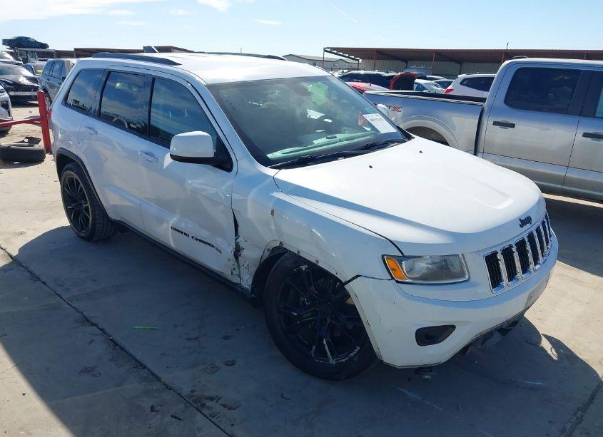 2014 Jeep Grand CHEROKEE LAREDO (VIN 1C4RJEAGXEC411943) main photo