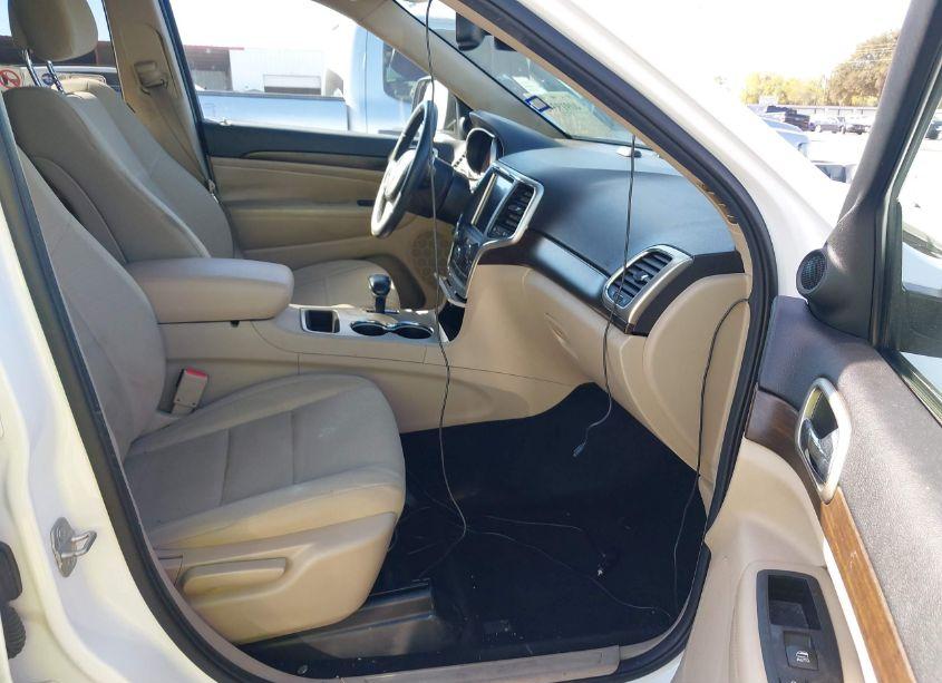 Photo 5 of 2014 Jeep Grand CHEROKEE LAREDO (VIN 1C4RJEAGXEC411943)