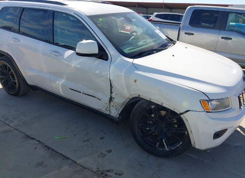 Photo 6 of 2014 Jeep Grand CHEROKEE LAREDO (VIN 1C4RJEAGXEC411943)