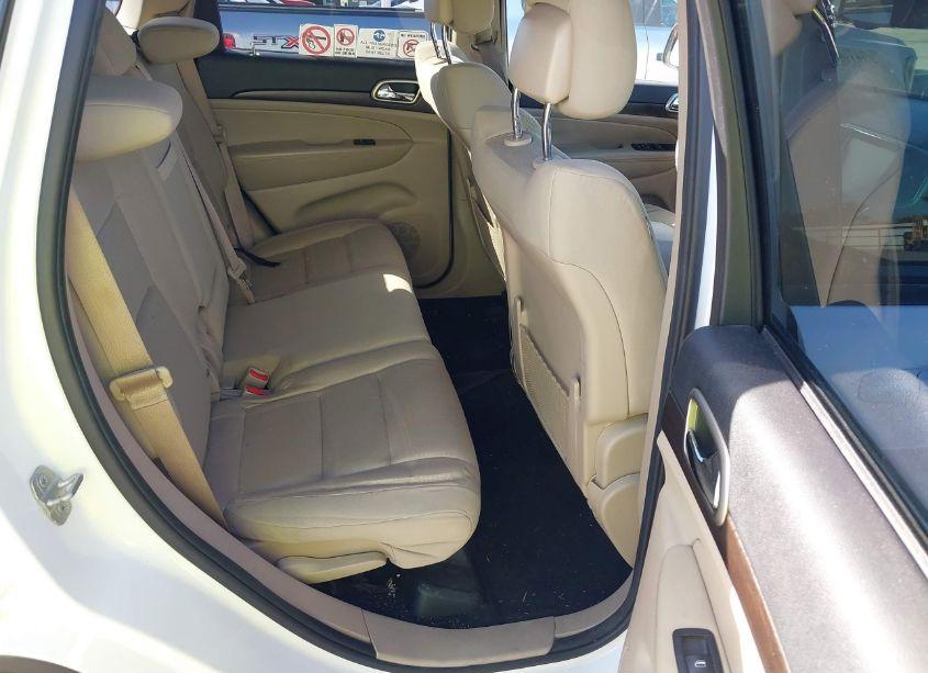 Photo 8 of 2014 Jeep Grand CHEROKEE LAREDO (VIN 1C4RJEAGXEC411943)