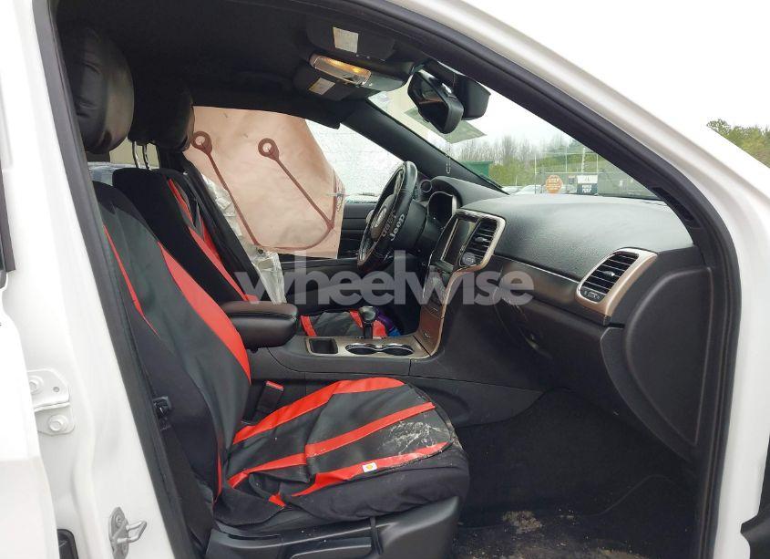 Photo 5 of 2015 Jeep Grand CHEROKEE LAREDO (VIN 1C4RJEAGXFC118870)