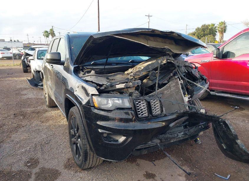 2018 Jeep Grand CHEROKEE ALTITUDE 4X2 (VIN 1C4RJEAGXJC392451) main photo