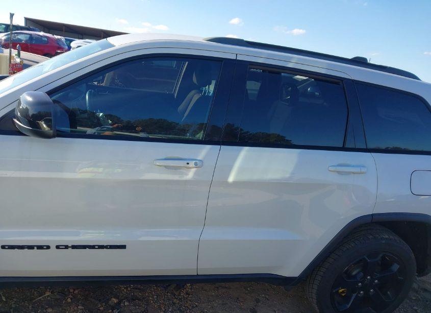 Photo 15 of 2019 Jeep Grand CHEROKEE UPLAND 4X2 (VIN 1C4RJEAGXKC543175)