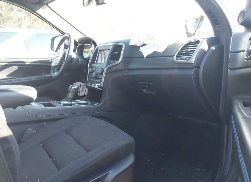 Photo 5 of 2019 Jeep Grand CHEROKEE UPLAND 4X2 (VIN 1C4RJEAGXKC543175)