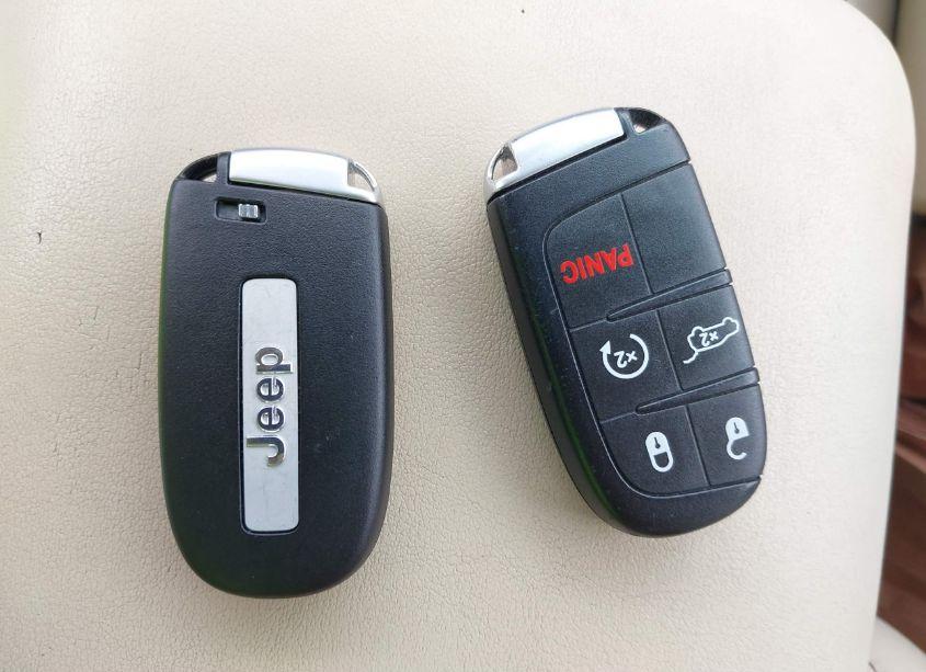 Photo 11 of 2021 Jeep Grand CHEROKEE LAREDO X 4X2 (VIN 1C4RJEAGXMC539145)