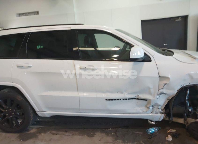 Photo 12 of 2021 Jeep Grand CHEROKEE LAREDO X 4X2 (VIN 1C4RJEAGXMC680281)