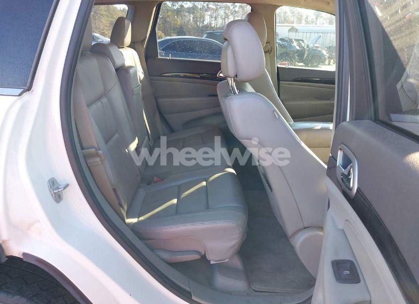 Photo 8 of 2012 Jeep Grand CHEROKEE LAREDO (VIN 1C4RJEAT1CC311627)