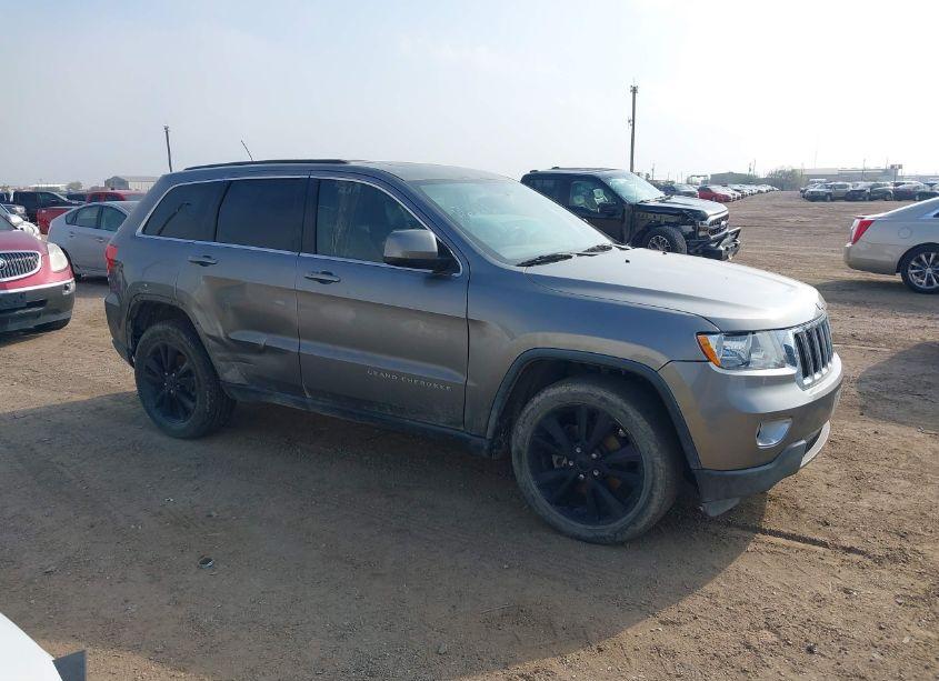2013 Jeep Grand CHEROKEE LAREDO (VIN 1C4RJEAT3DC589169) main photo