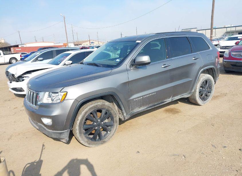 Photo 2 of 2013 Jeep Grand CHEROKEE LAREDO (VIN 1C4RJEAT3DC589169)