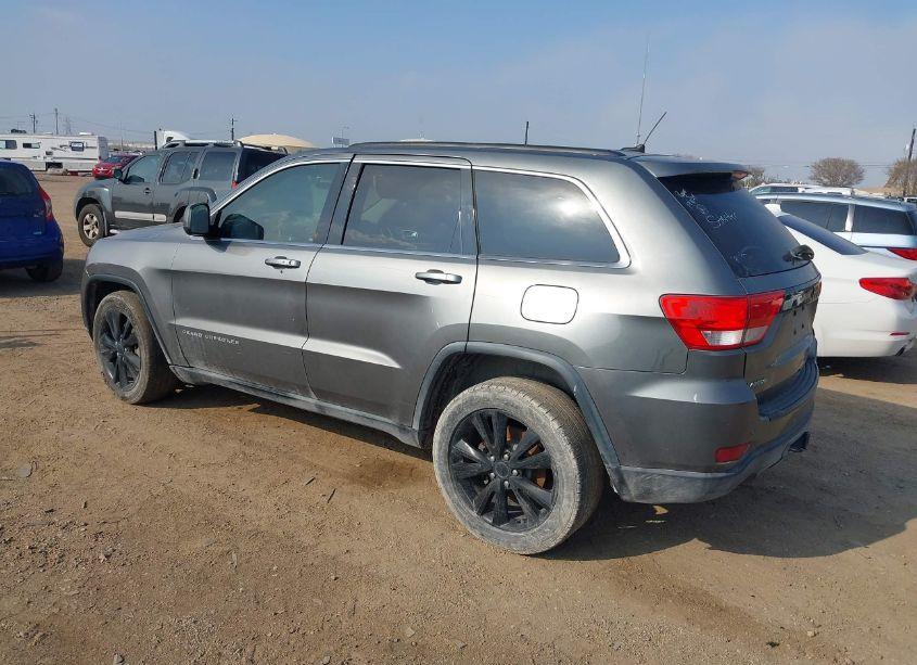 Photo 3 of 2013 Jeep Grand CHEROKEE LAREDO (VIN 1C4RJEAT3DC589169)