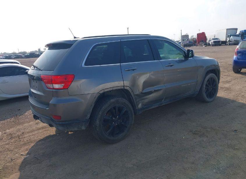 Photo 4 of 2013 Jeep Grand CHEROKEE LAREDO (VIN 1C4RJEAT3DC589169)