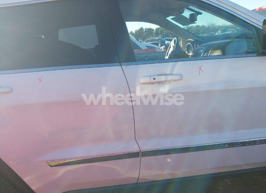 Photo 14 of 2013 Jeep Grand CHEROKEE LAREDO (VIN 1C4RJEAT7DC564338)