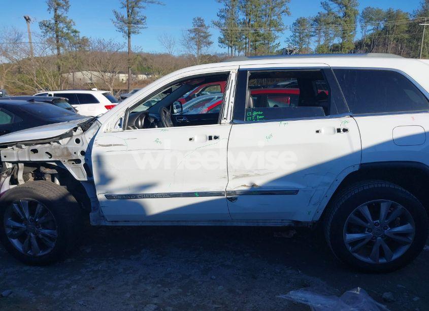 Photo 15 of 2013 Jeep Grand CHEROKEE LAREDO (VIN 1C4RJEAT7DC564338)
