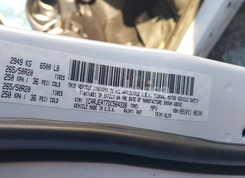 Photo 9 of 2013 Jeep Grand CHEROKEE LAREDO (VIN 1C4RJEAT7DC564338)