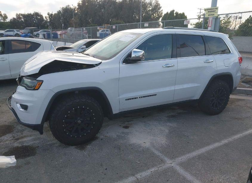 Photo 2 of 2018 Jeep Grand CHEROKEE LIMITED 4X2 (VIN 1C4RJEBG1JC131742)