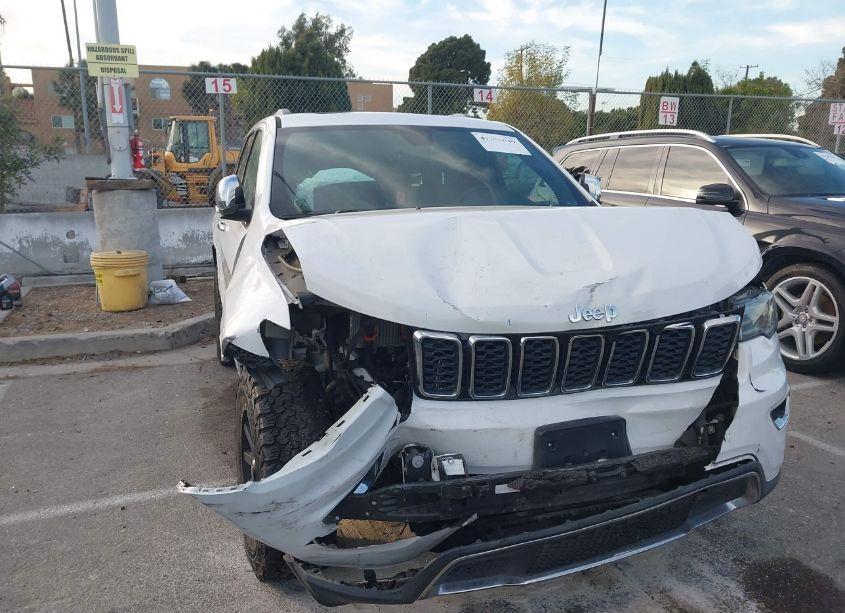 Photo 6 of 2018 Jeep Grand CHEROKEE LIMITED 4X2 (VIN 1C4RJEBG1JC131742)