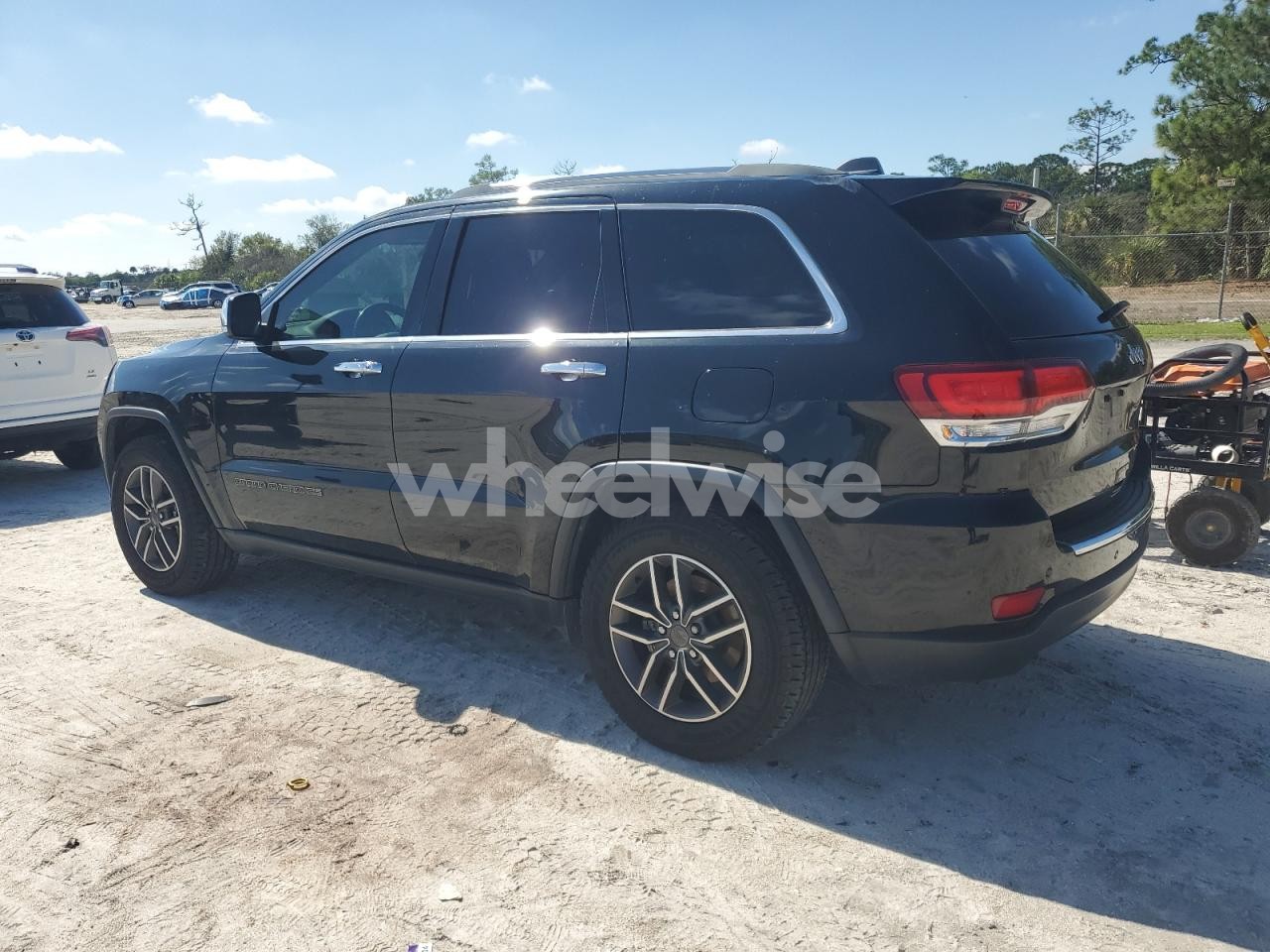 Photo 2 of 2020 JEEP GRAND CHEROKEE LIMITED (VIN 1C4RJEBG1LC404987)
