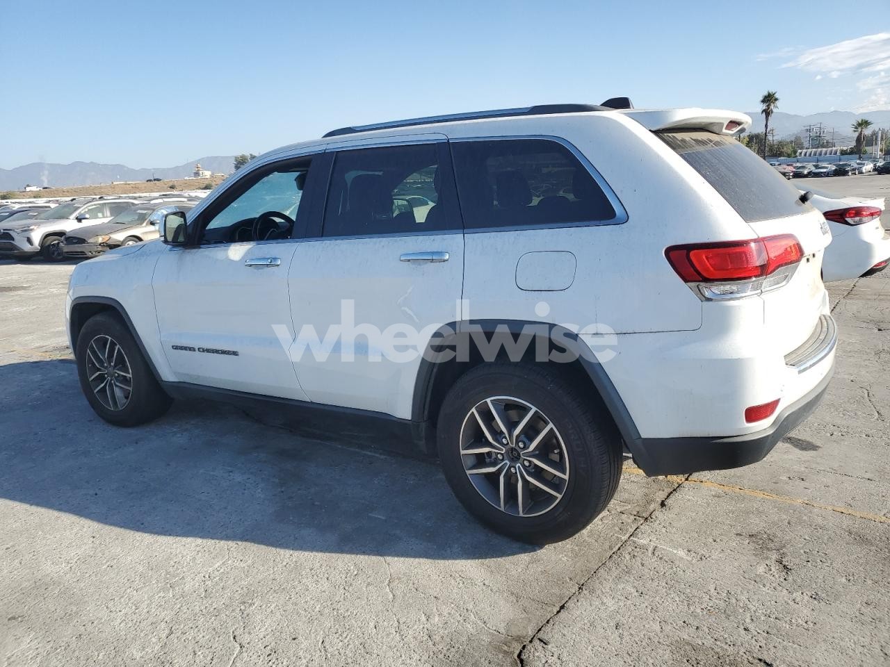 Photo 2 of 2021 JEEP GRAND CHEROKEE LIMITED (VIN 1C4RJEBG2MC638234)