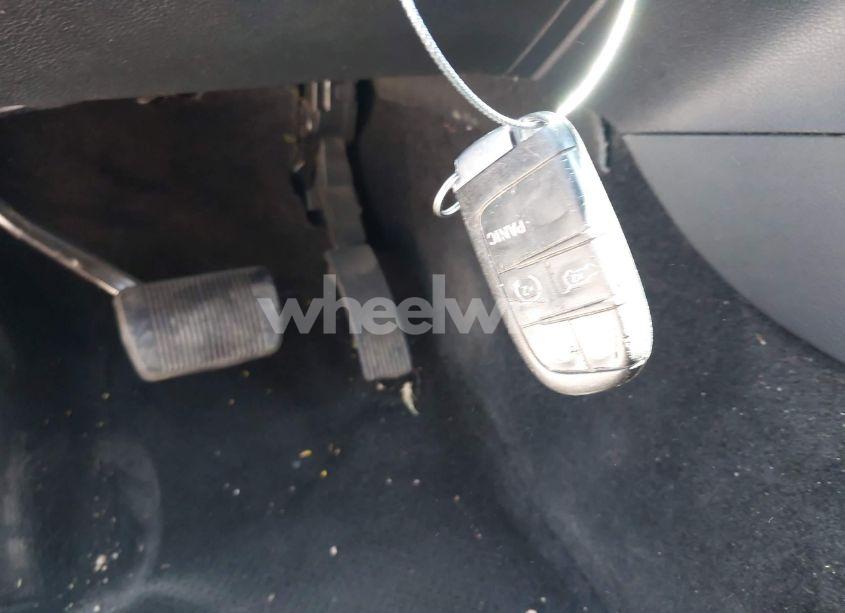 Photo 11 of 2015 Jeep Grand CHEROKEE LIMITED (VIN 1C4RJEBGXFC926764)