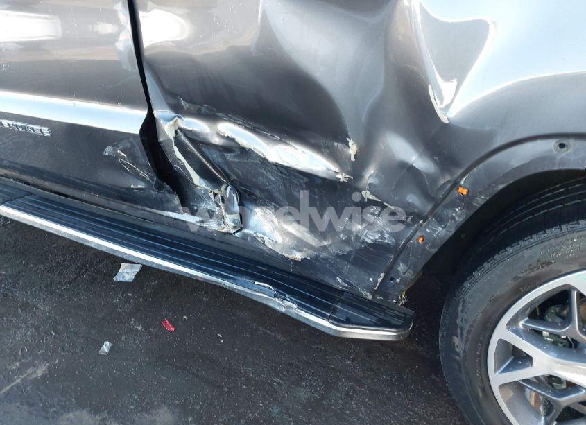 Photo 6 of 2019 Jeep Grand CHEROKEE OVERLAND 4X2 (VIN 1C4RJECG1KC752415)