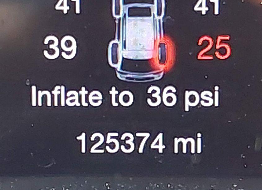 Photo 7 of 2017 Jeep Grand CHEROKEE OVERLAND 4X2 (VIN 1C4RJECG2HC846201)