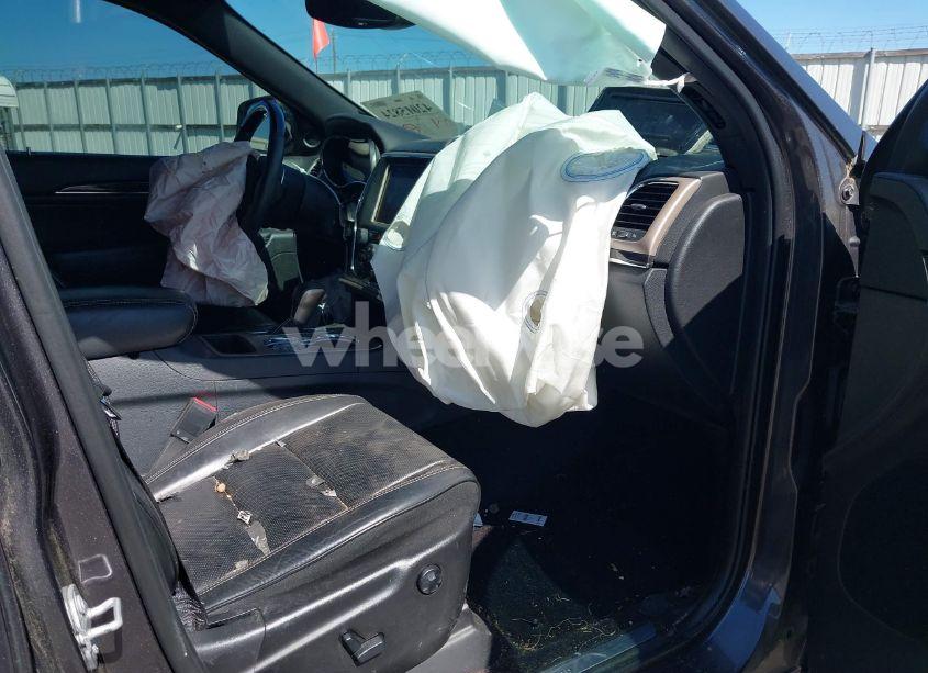 Photo 5 of 2017 Jeep Grand CHEROKEE OVERLAND 4X2 (VIN 1C4RJECG3HC780175)