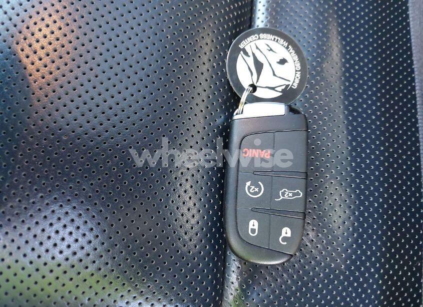 Photo 11 of 2014 Jeep Grand CHEROKEE OVERLAND (VIN 1C4RJECG4EC574083)