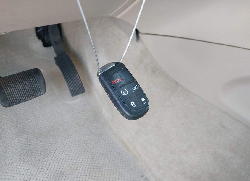 Photo 11 of 2015 Jeep Grand CHEROKEE OVERLAND (VIN 1C4RJECG4FC686352)