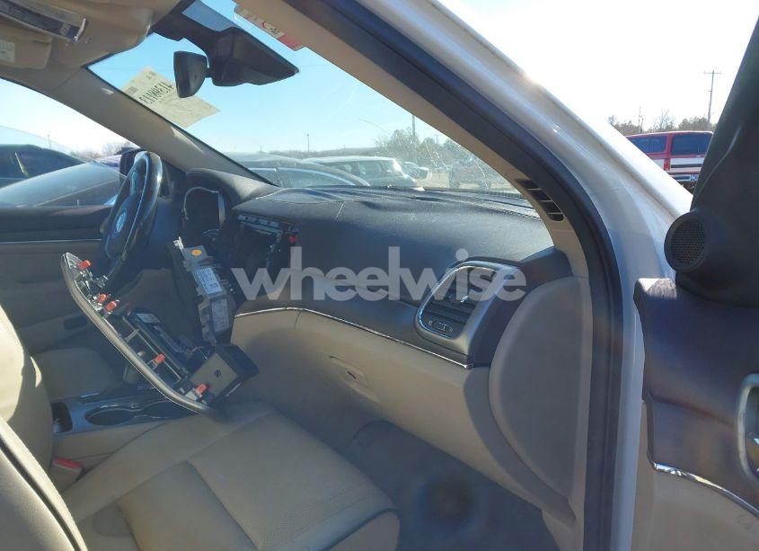 Photo 5 of 2018 Jeep Grand CHEROKEE OVERLAND 4X2 (VIN 1C4RJECG4JC301395)