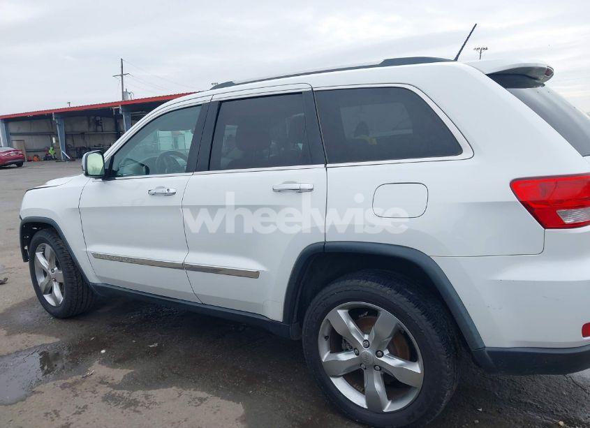Photo 15 of 2013 Jeep Grand CHEROKEE OVERLAND (VIN 1C4RJECG5DC648593)