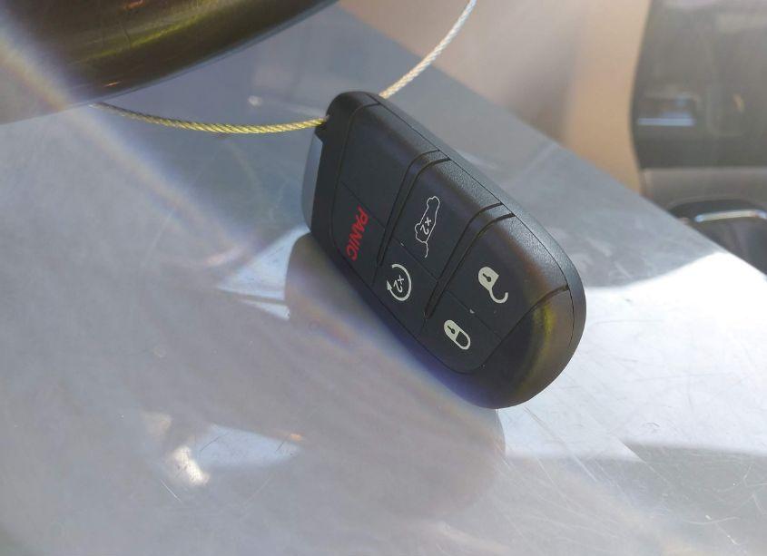 Photo 11 of 2017 Jeep Grand CHEROKEE OVERLAND 4X2 (VIN 1C4RJECG9HC642186)